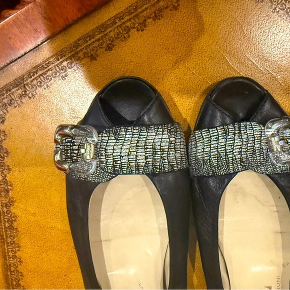 AGL Black Leather Peep Toe Flats Metallic Strap Gold Buckle Size 9 MSRP $350 - Picture 6 of 8